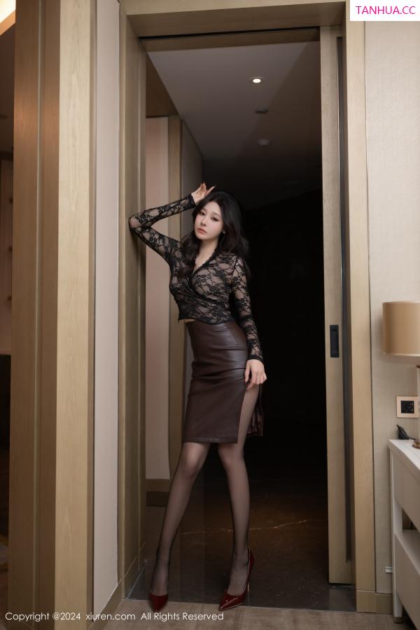 逗逗DouDou  [XiuRen]高清写真图 2024.06.06 No.8662 小逗逗 黑丝美腿第6张图片